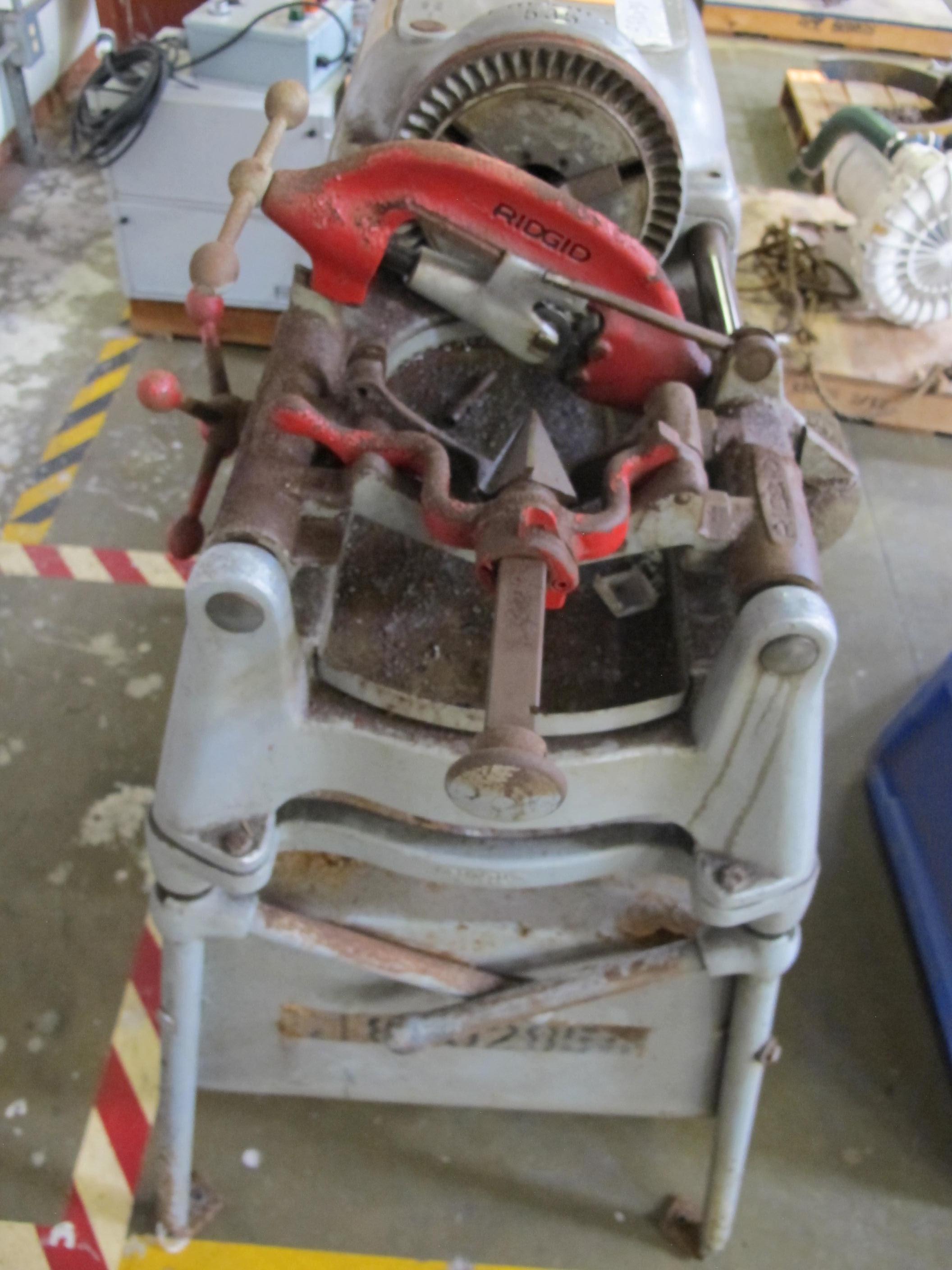 RIDGID ELECTRIC PIPE CUTTER MODEL # 535. LOADING & HANDLING FEE $15-4046